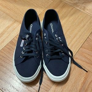 Brand new NWT never worn navy blue 2750 cotu classic Superga sneakers size 8